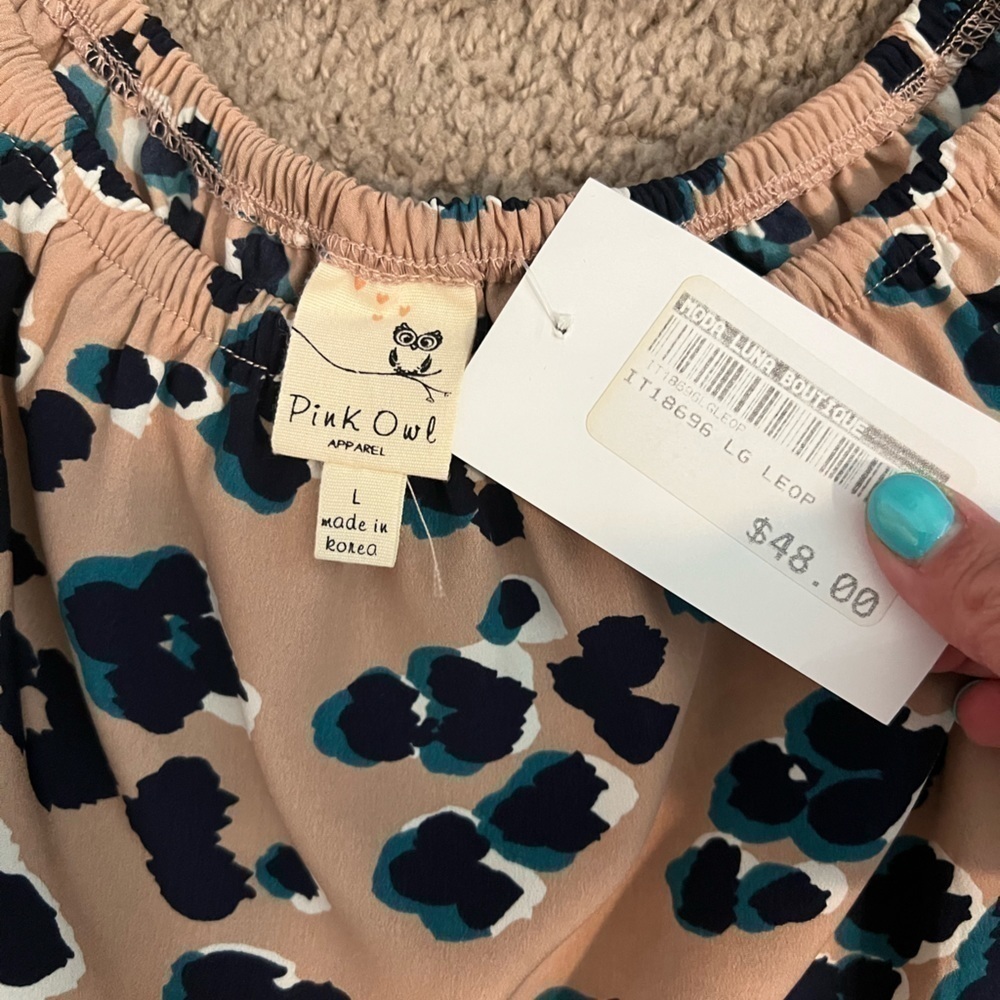 Cheetah Print blouse - TAGS ATTACHED - Picture 2 of 3